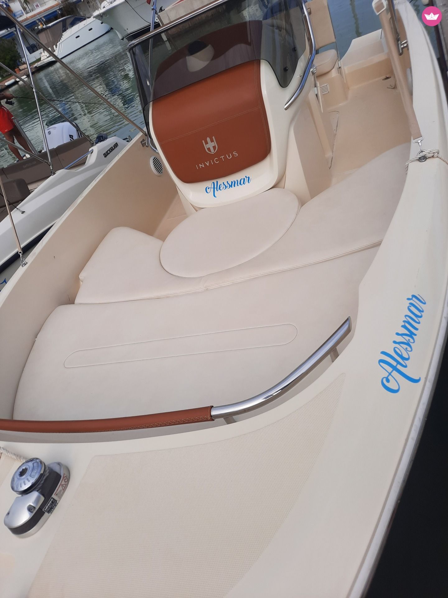 INVICTUS ALESSMAR ALCOSSEBRE ALQUILER BARCOS (3)